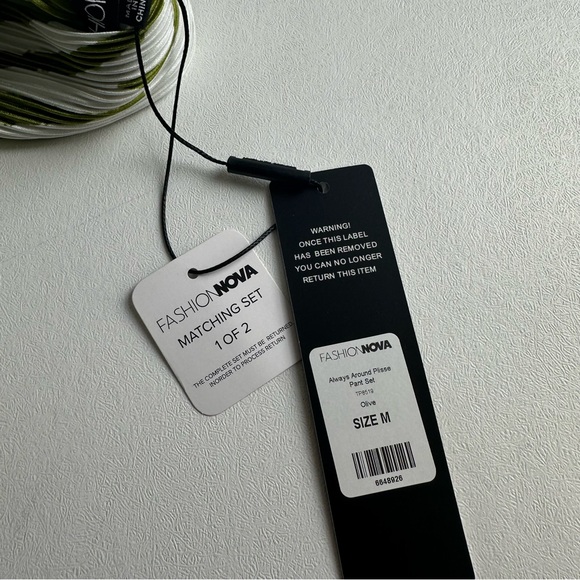 Always around Plisse fashion, nova women’s size medium two-piece halter set(New) - Picture 13 of 13